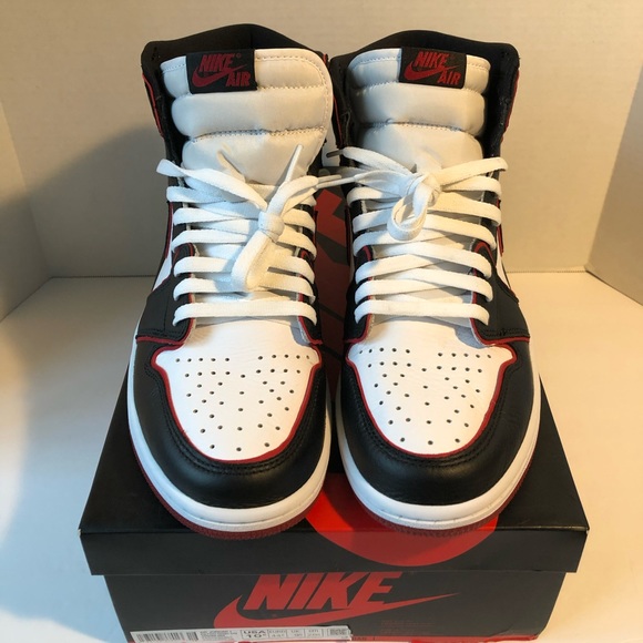 AIR JORDAN 1 RETRO HIGH “BLOODLINES” - Picture 4 of 10
